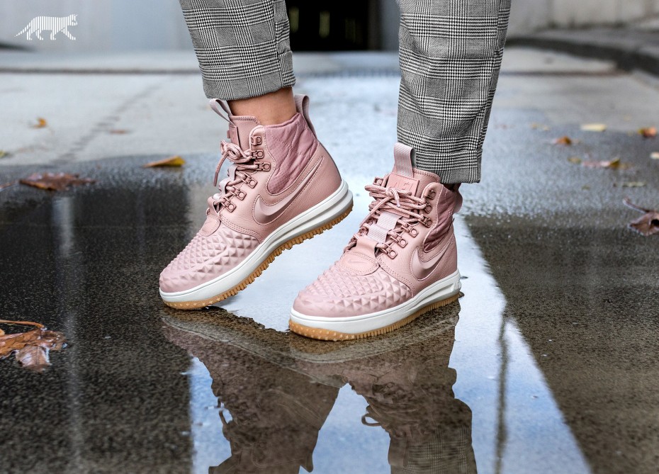 Nike shop duckboot pink